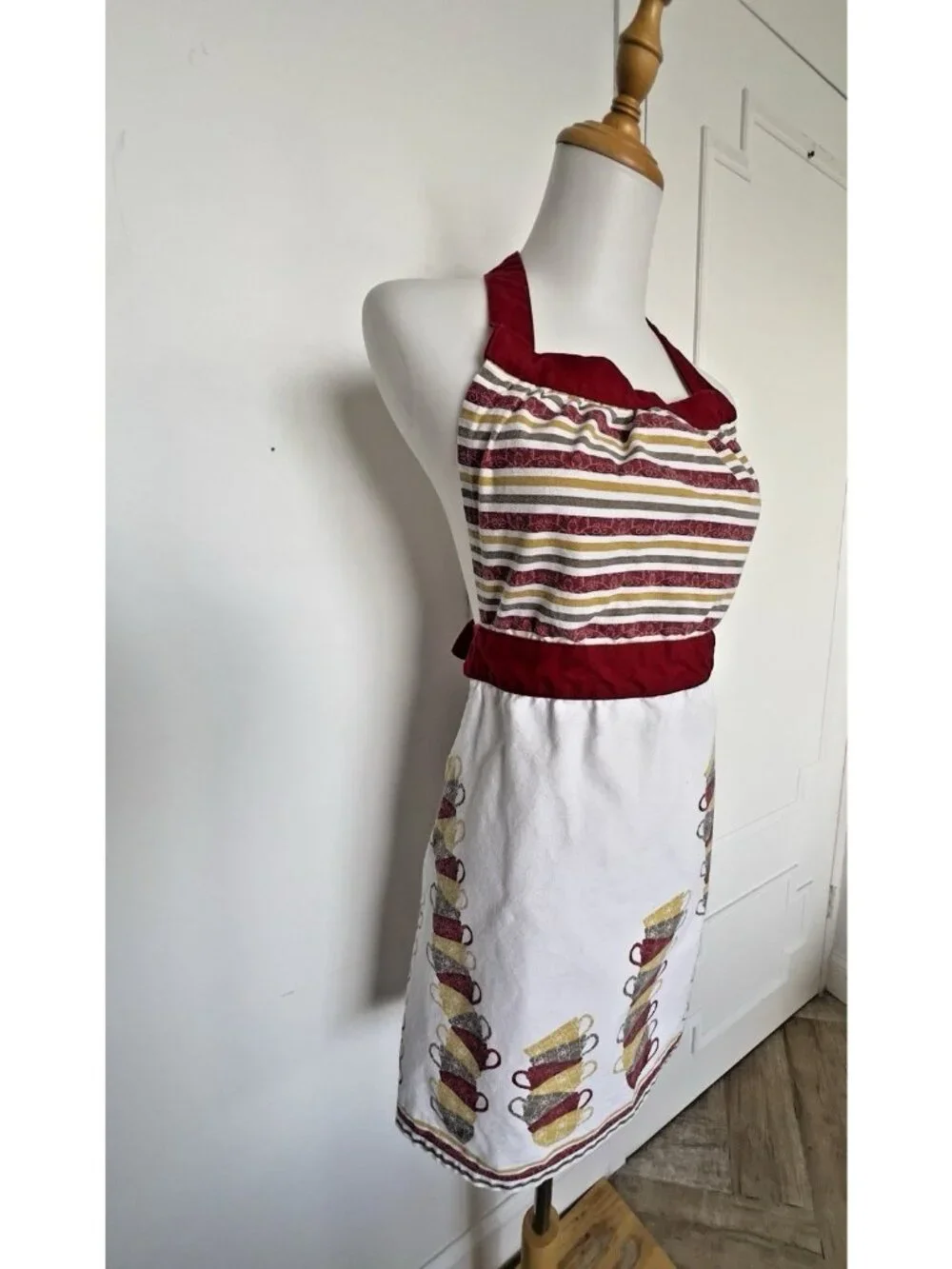 Threshold Apron Coffee Tea Cups 100% Cotton Kitchen Cooking Cafe Burgundy Stripe